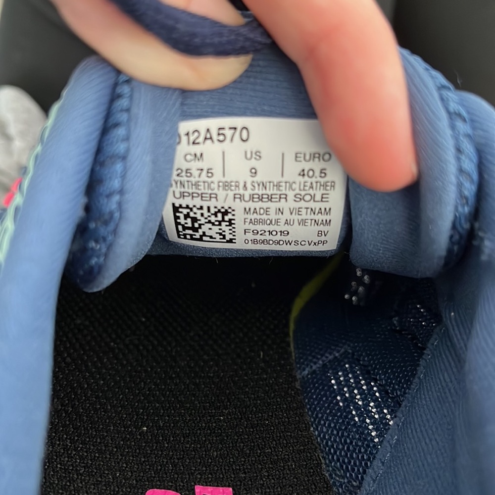 ASICS running shoes - Picture 6 of 6